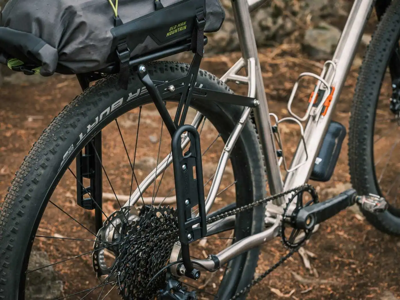 FLiP Cages CargoMount jaula bikepacking y soporte alforja de horquilla